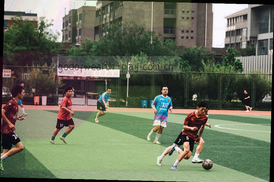 回放记录界面的抽象化示意，日期刻度、时间轴与学习标签层叠排布